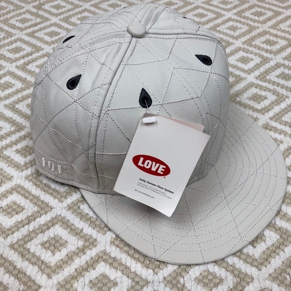 Helly Hansen x New Era Rare Love Campaign New NWT 7 1/4 - Picture 1 of 8